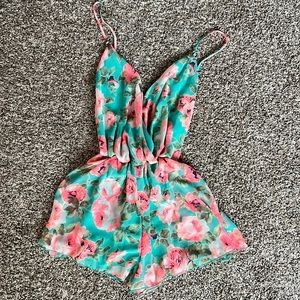 Charlotte russe women’s romper